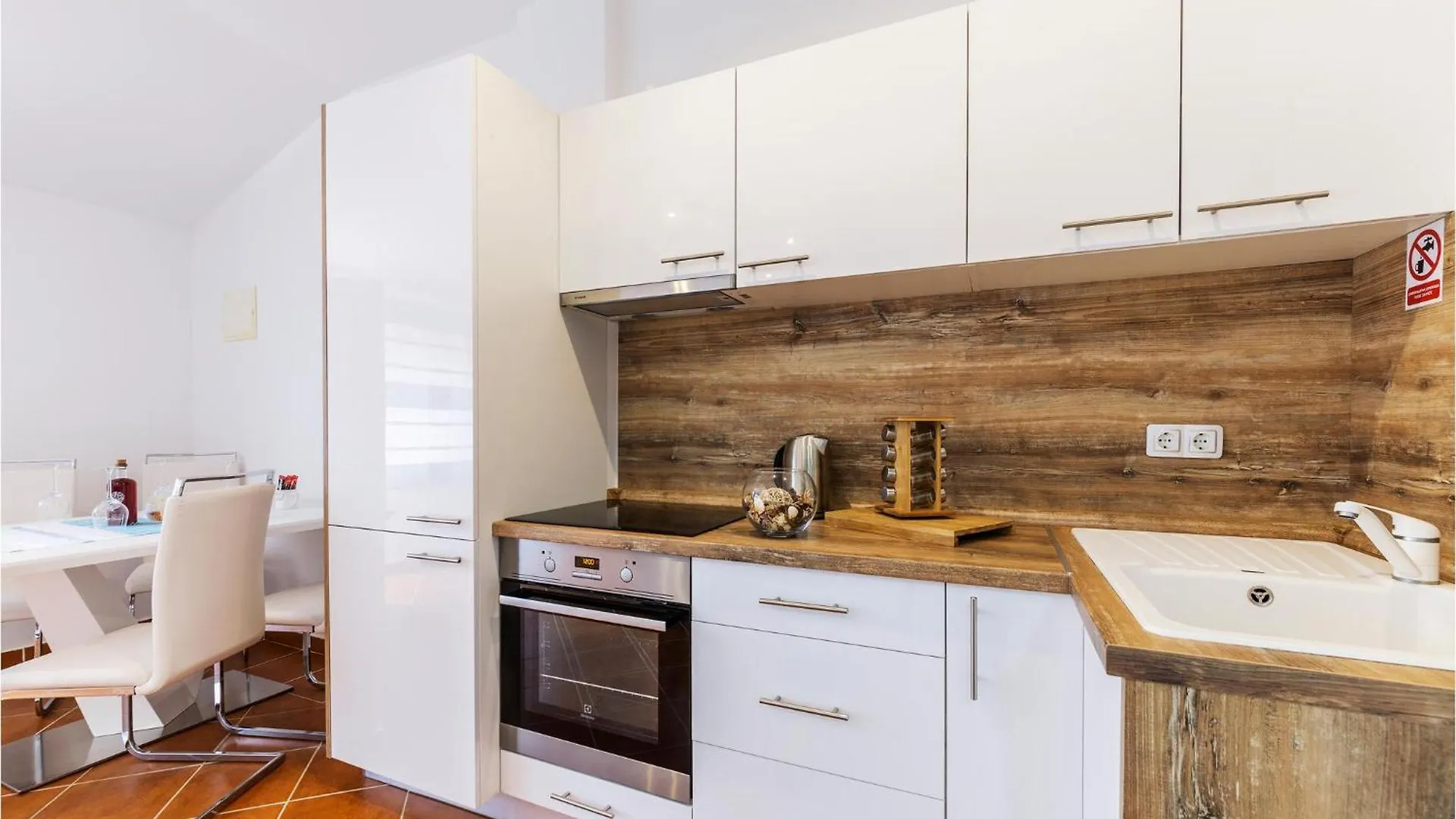 Amazing Apartment In Pavicini With Wifi
