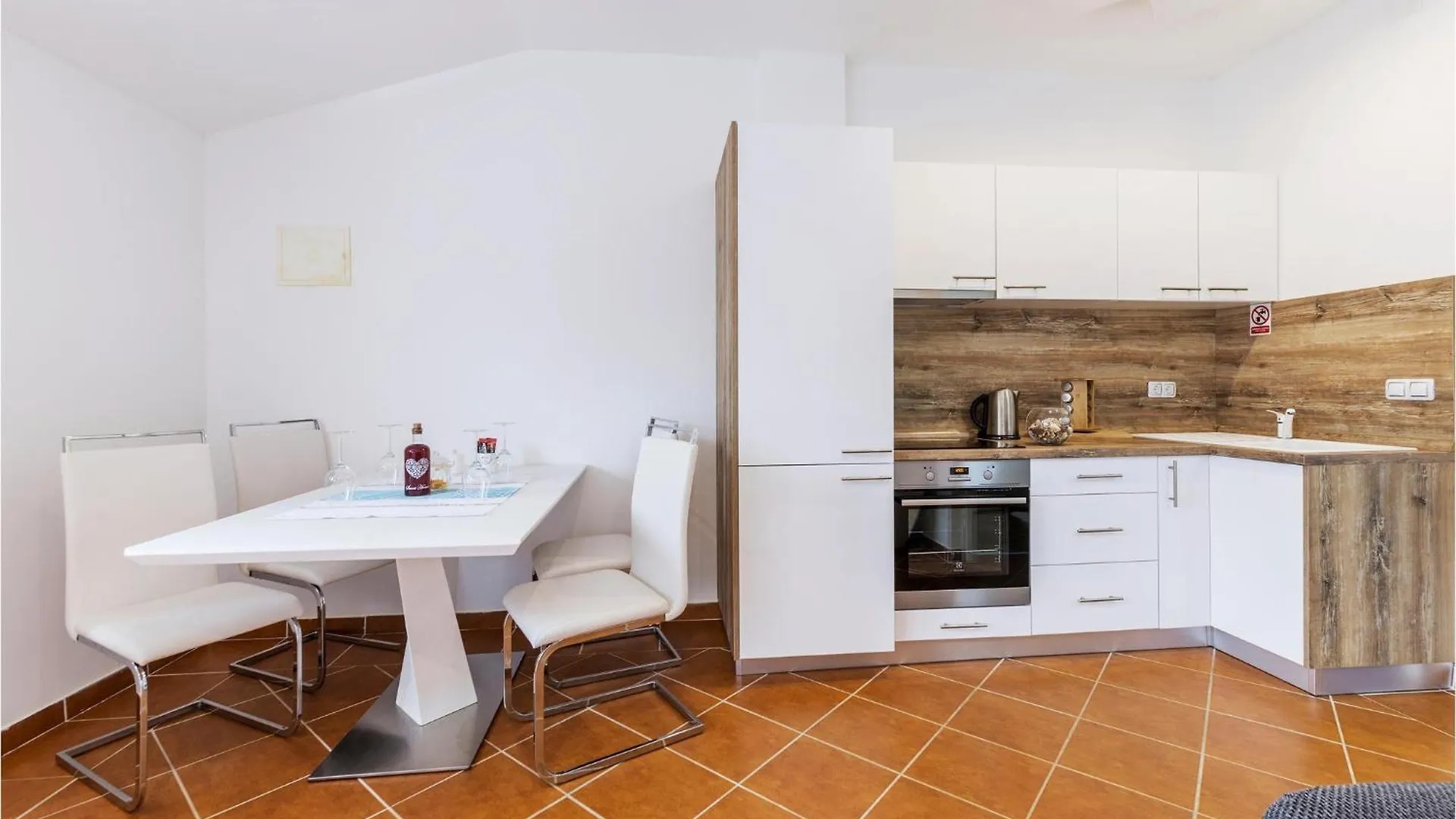 Amazing Apartment In Pavicini With Wifi